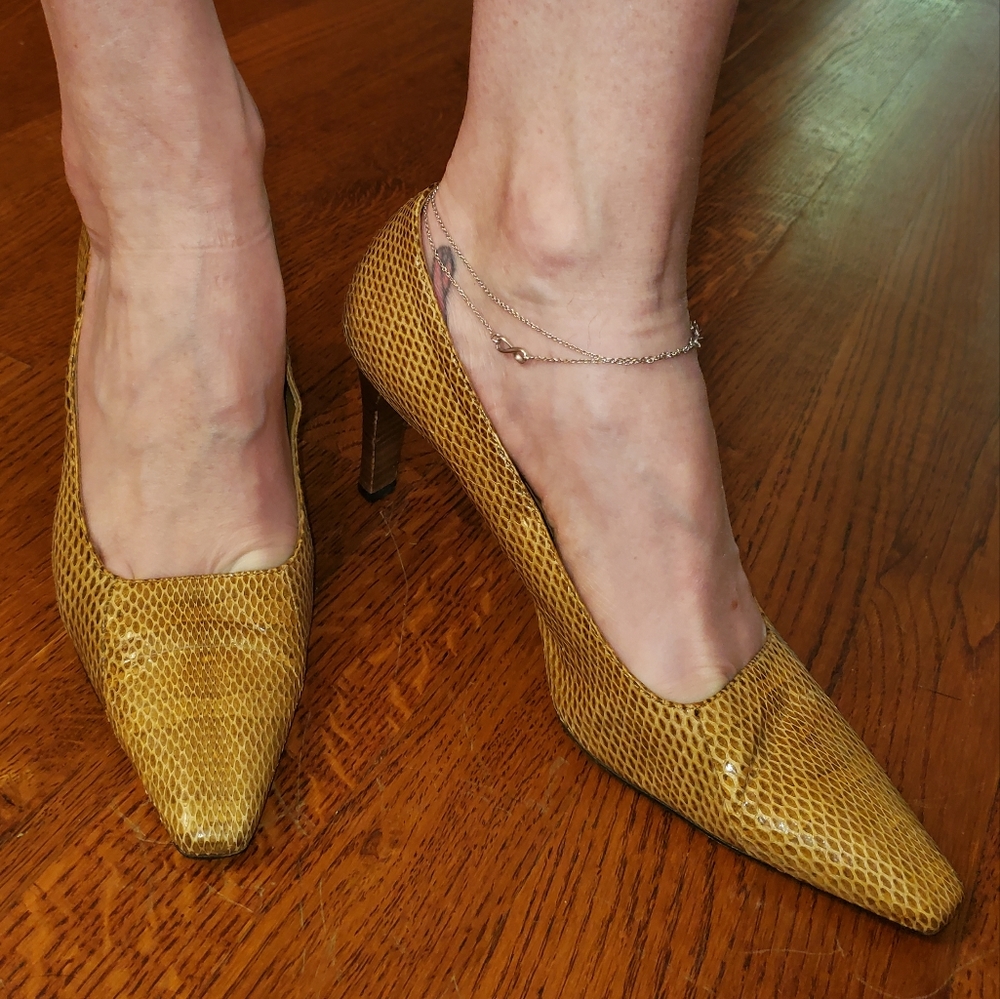 Gucci Vintage Snakeskin Pumps Heels Sz 7.5 B Honey Brown Tan